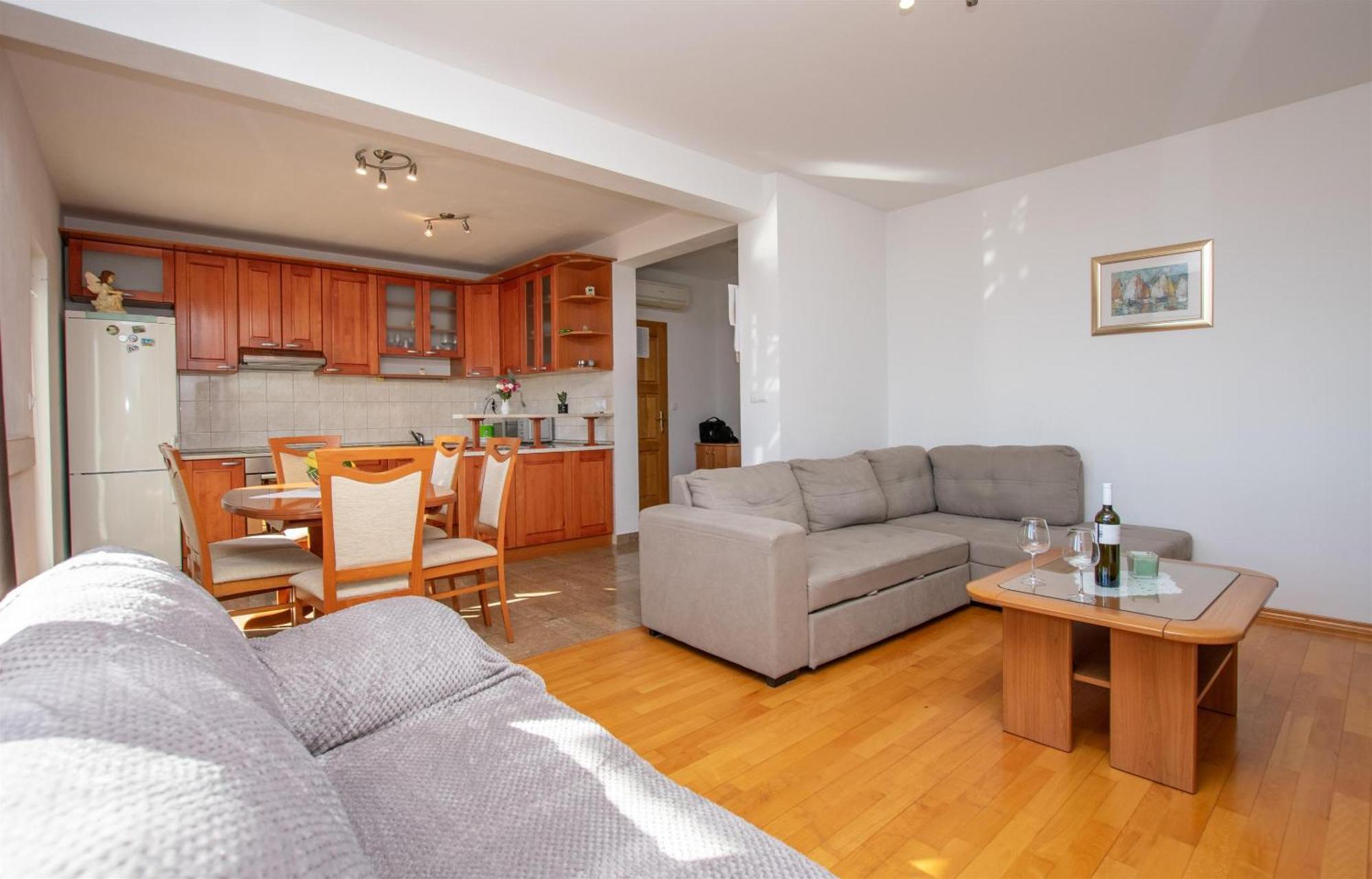Apartment Zdravko โอมิช ภายนอก รูปภาพ