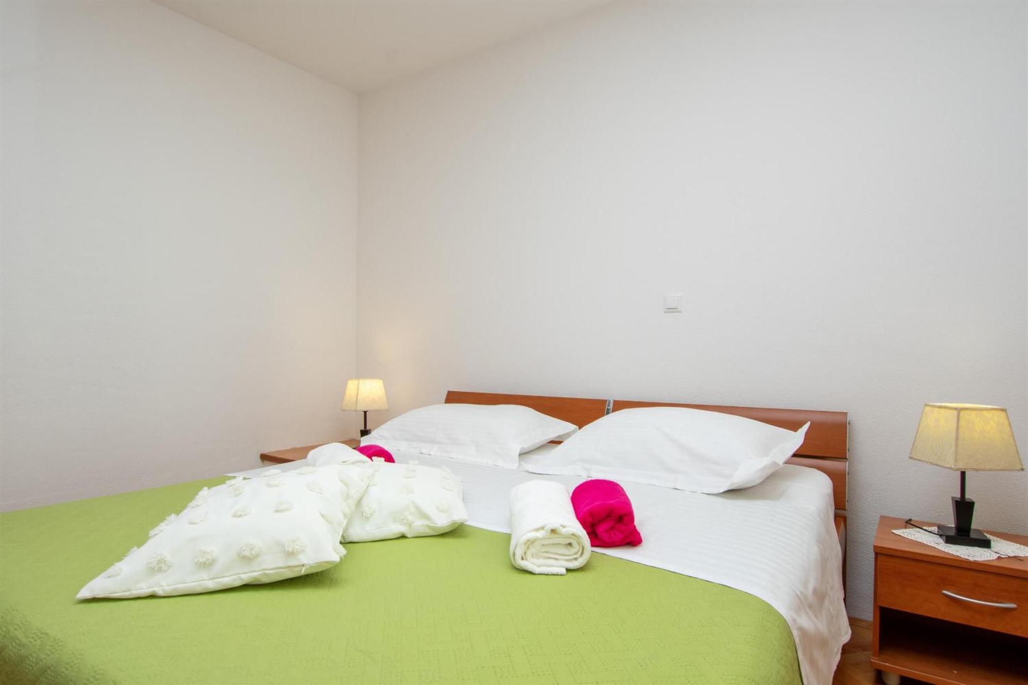 Apartment Zdravko โอมิช ภายนอก รูปภาพ