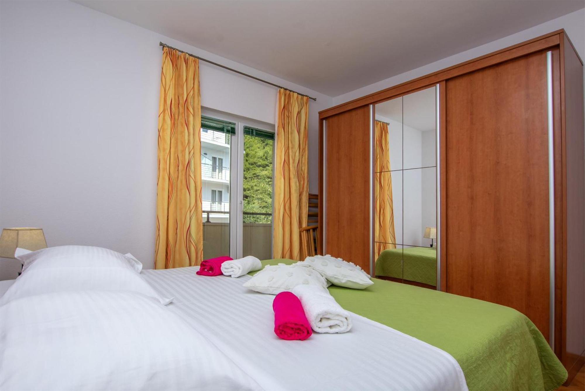 Apartment Zdravko โอมิช ภายนอก รูปภาพ
